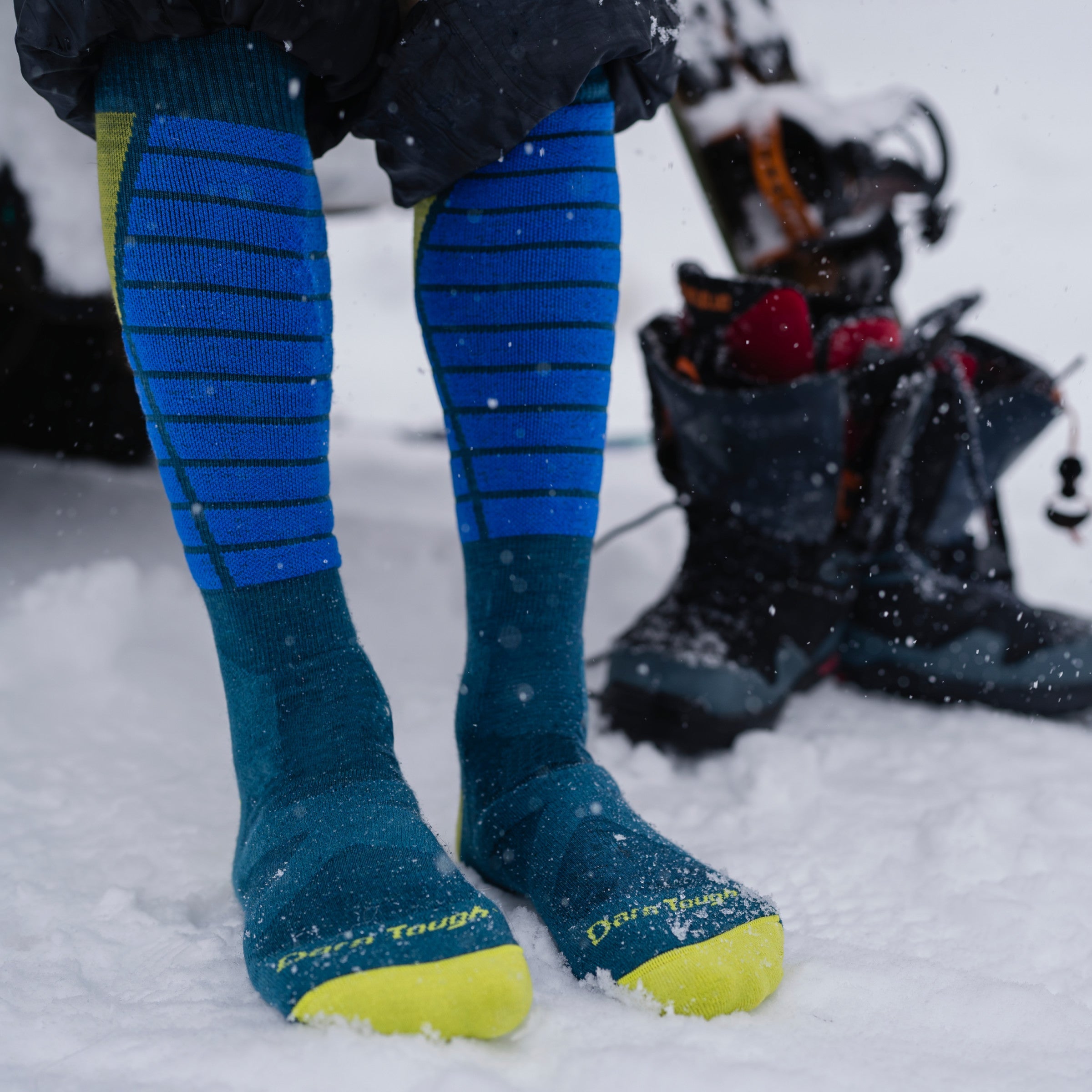Darn Tough Socks Men's Function X Over-the-Calf Midweight Ski & Snowboard Socks - Image 2