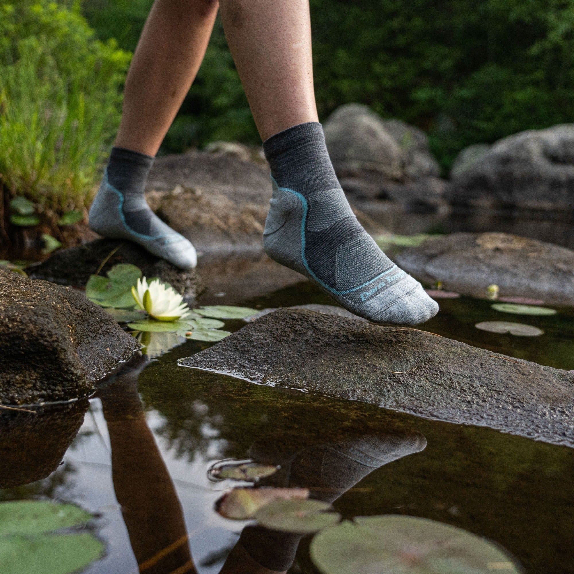 Darn Tough Socks Women's Quarter Hiker 2-Pack - Image 4