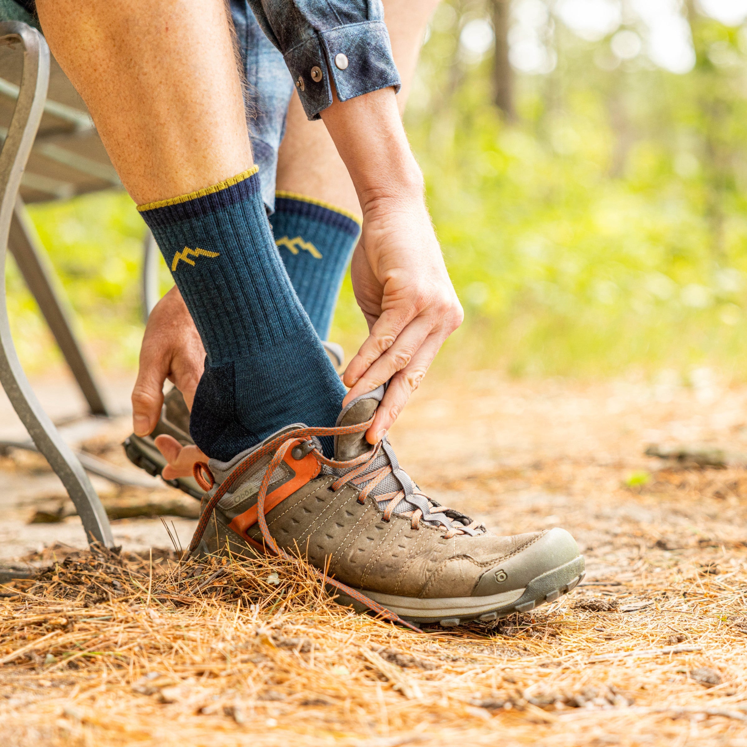 Darn Tough Socks Men's Hiker Micro Crew Midweight Hiking Socks - Image 7