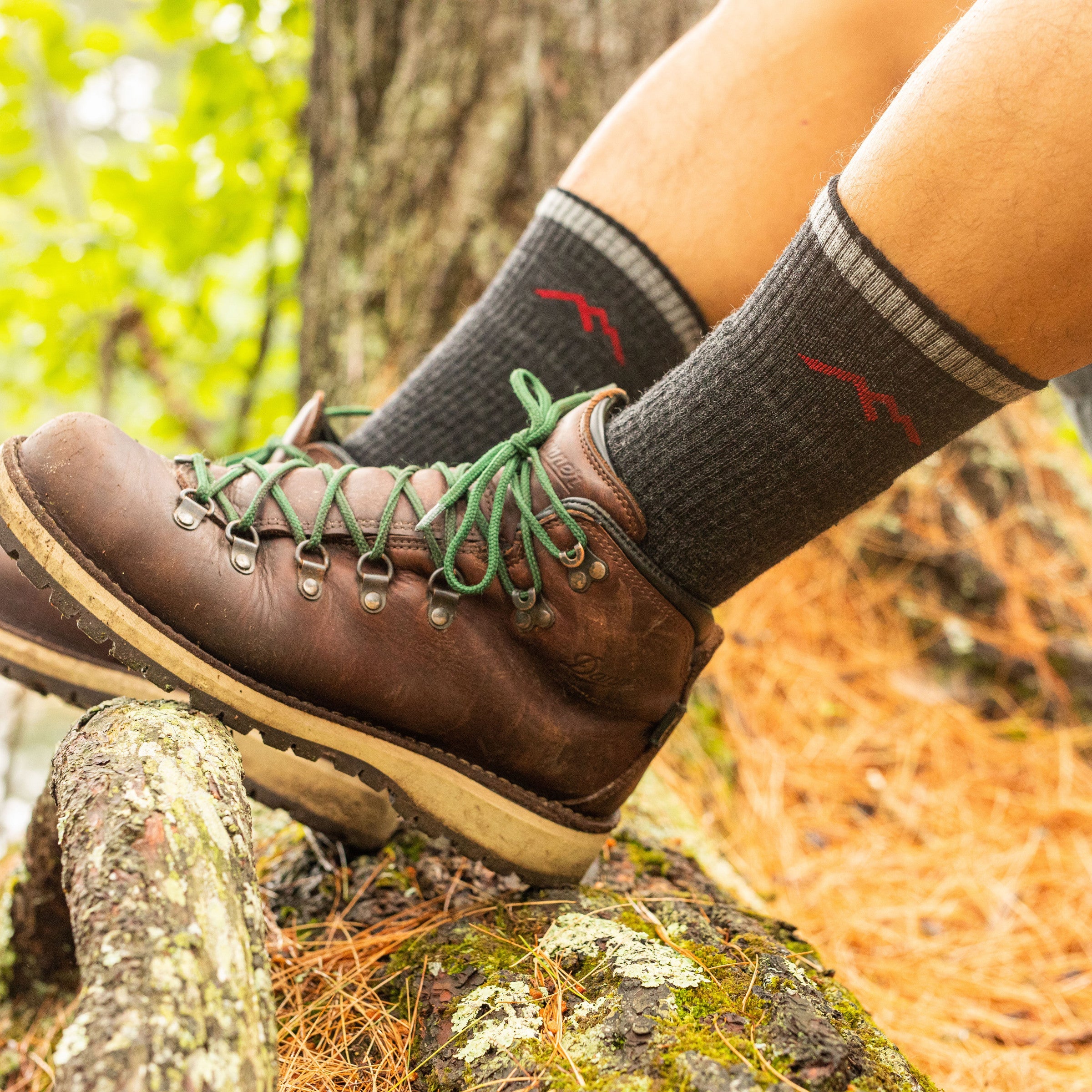 Darn Tough Socks Men's Hiker Boot Midweight Hiking Socks - Image 11