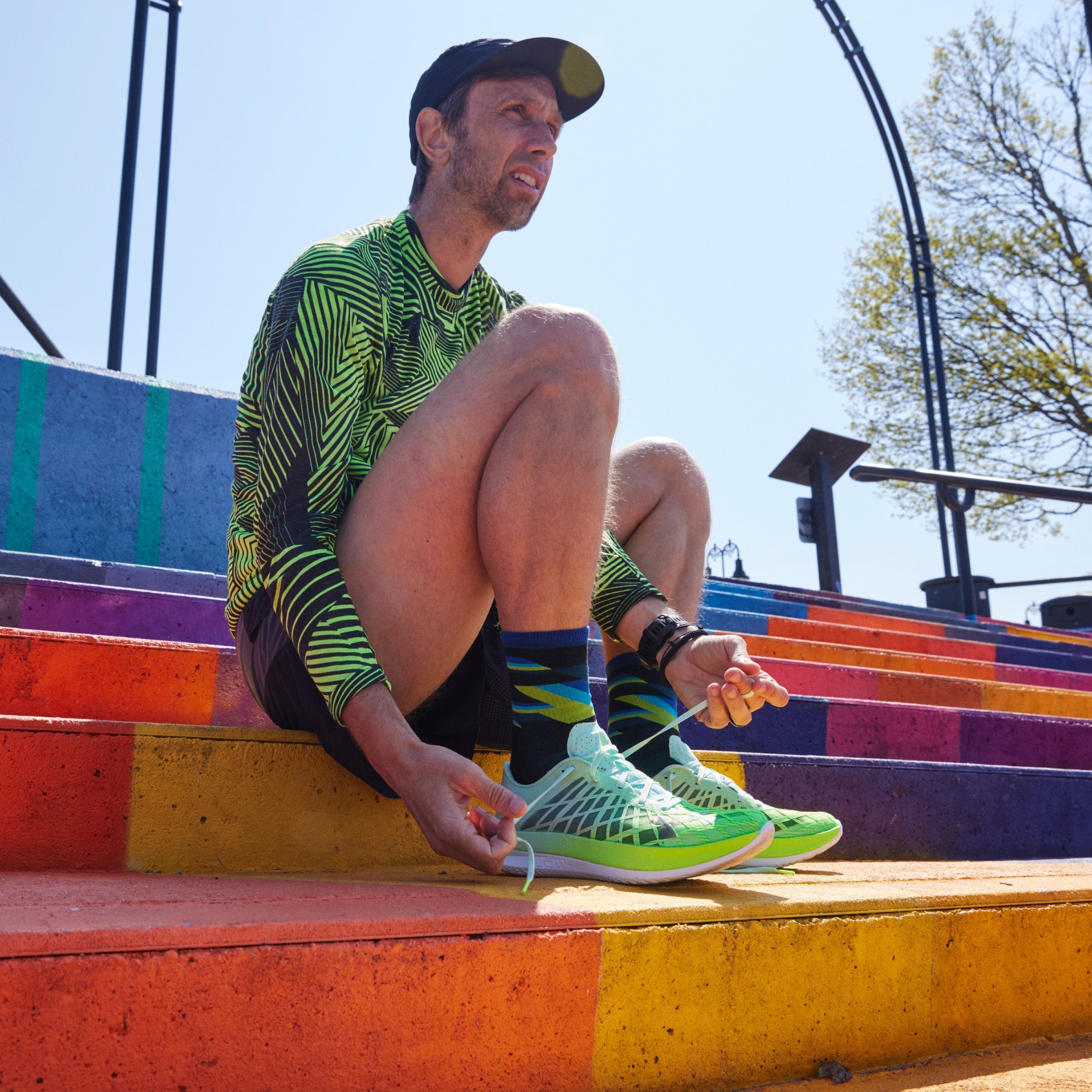 Darn Tough Socks Men's Bolt Micro Crew Ultra-Lightweight Running Socks - Image 3