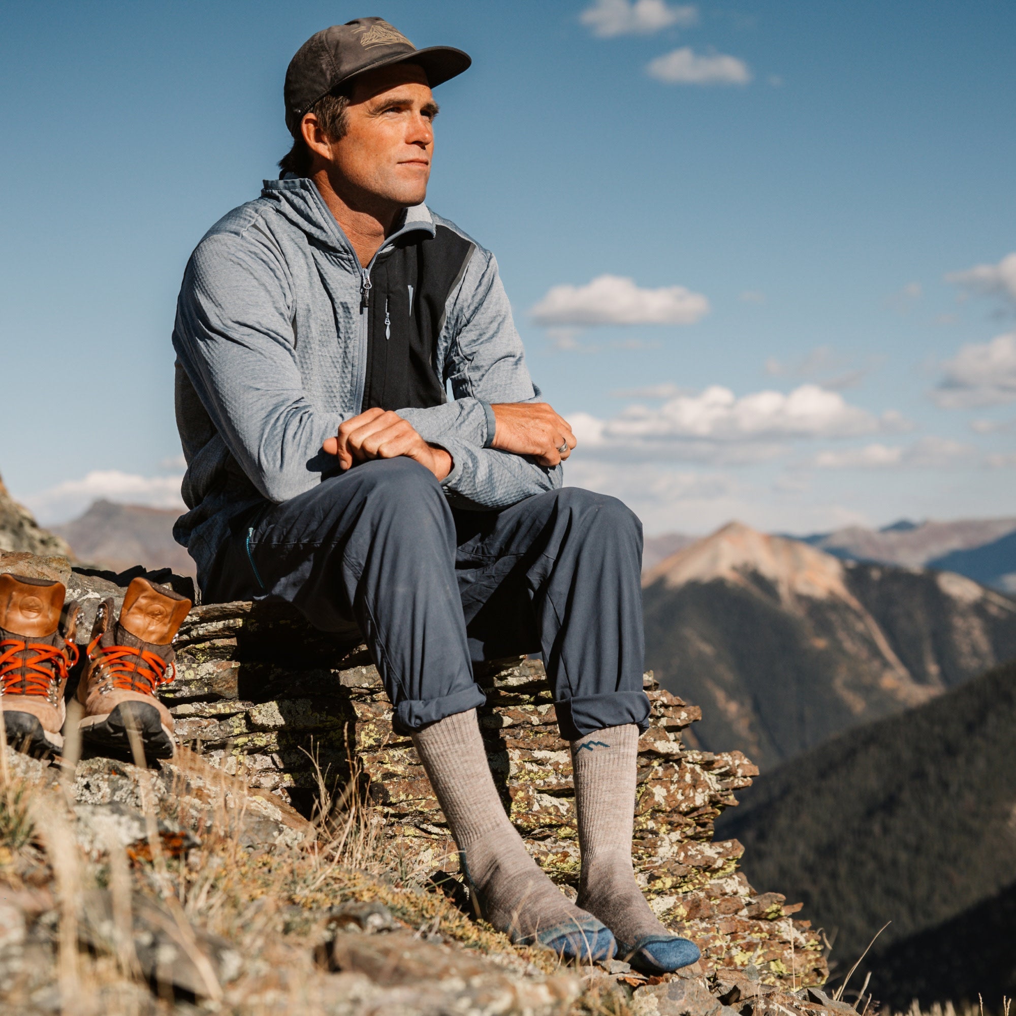 Darn Tough Socks Men's Hiker Boot Midweight Hiking Socks - Image 3