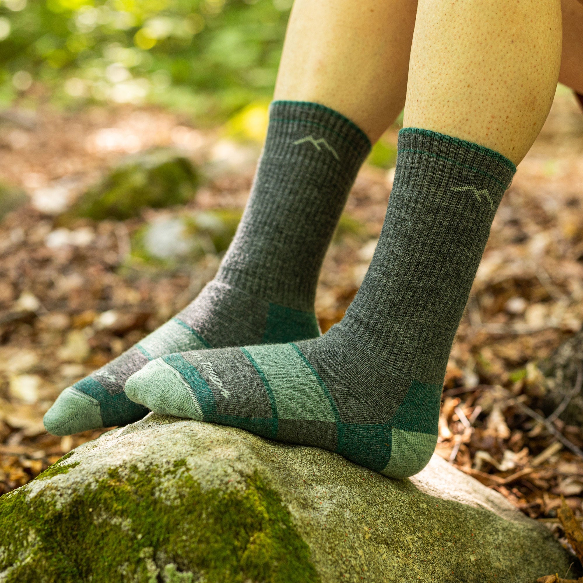 Darn Tough Socks Women's Hiker Boot Full Cushion Midweight Hiking Socks - Image 11