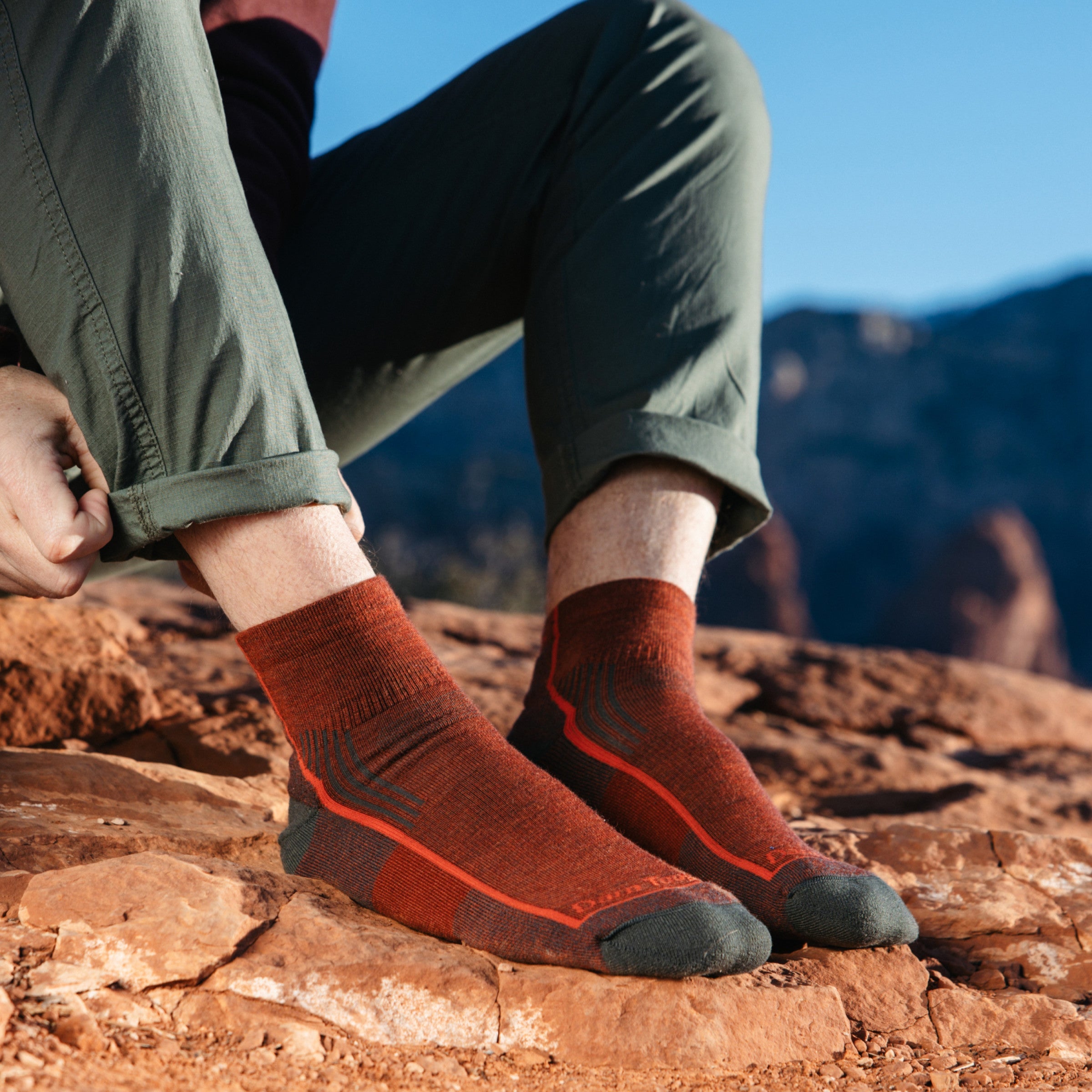 Darn Tough Socks Men's Hiker Quarter Midweight Hiking Socks - Image 5
