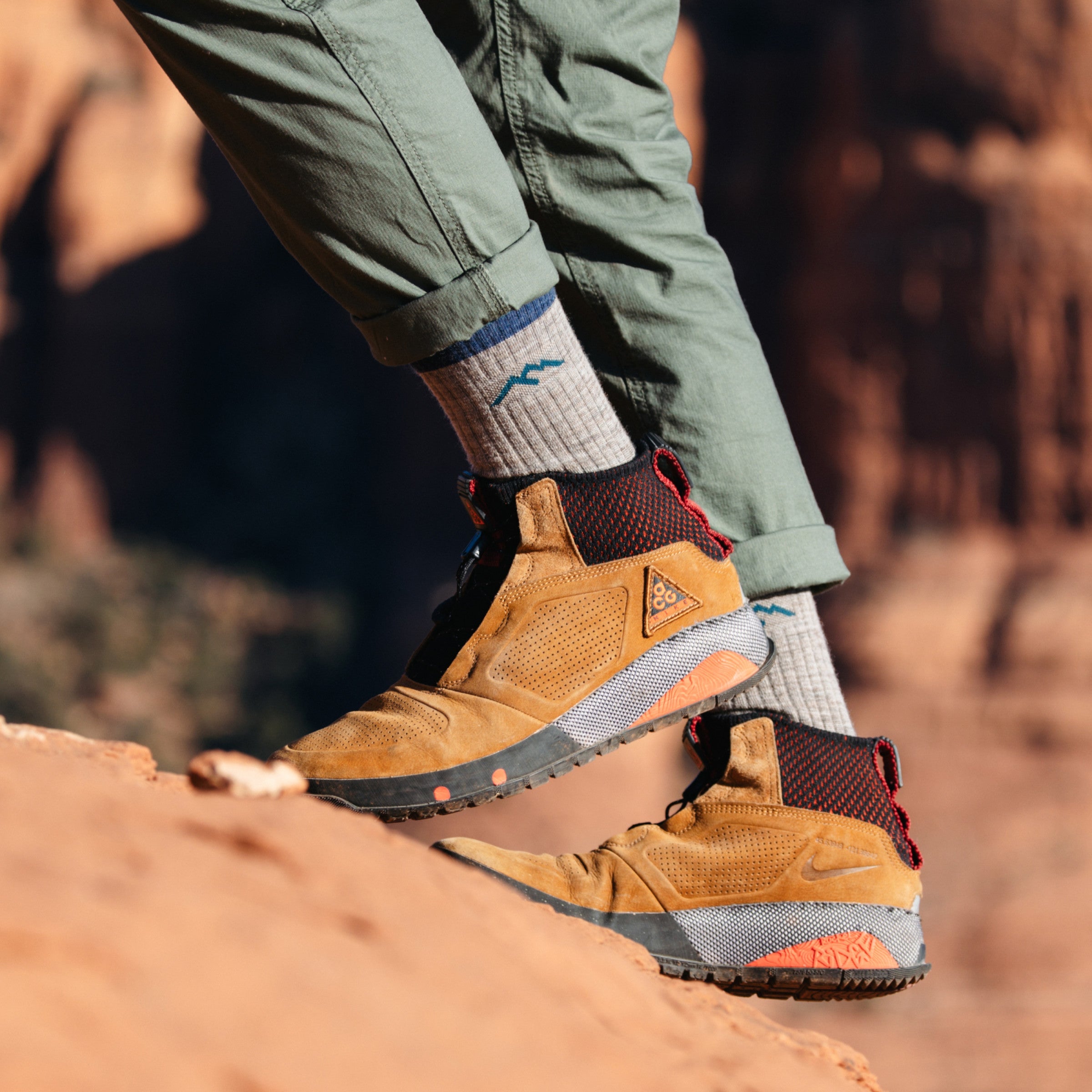 Darn Tough Socks Men's Hiker Micro Crew Midweight Hiking Socks - Image 6