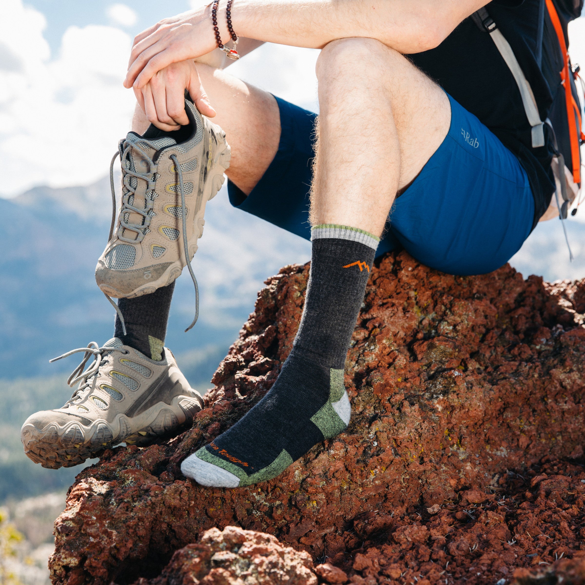Darn Tough Socks Men's Hiker Boot Midweight Hiking Socks - Image 9