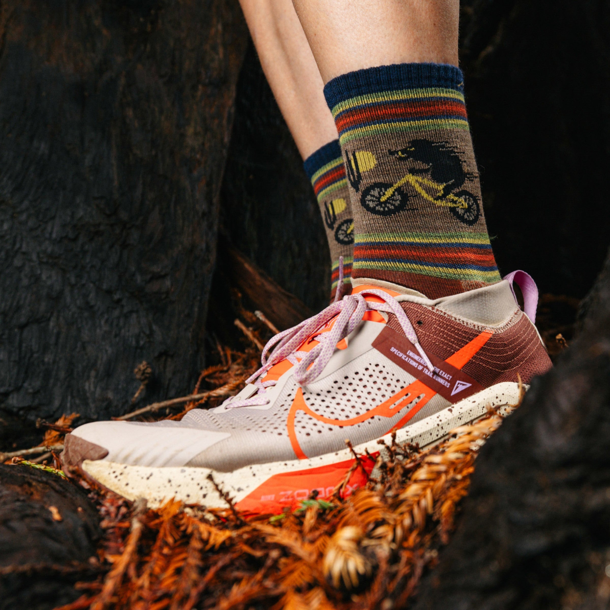 Darn Tough Socks Men's Lightweight Micro Crew Hiking 2-Pack - Image 9