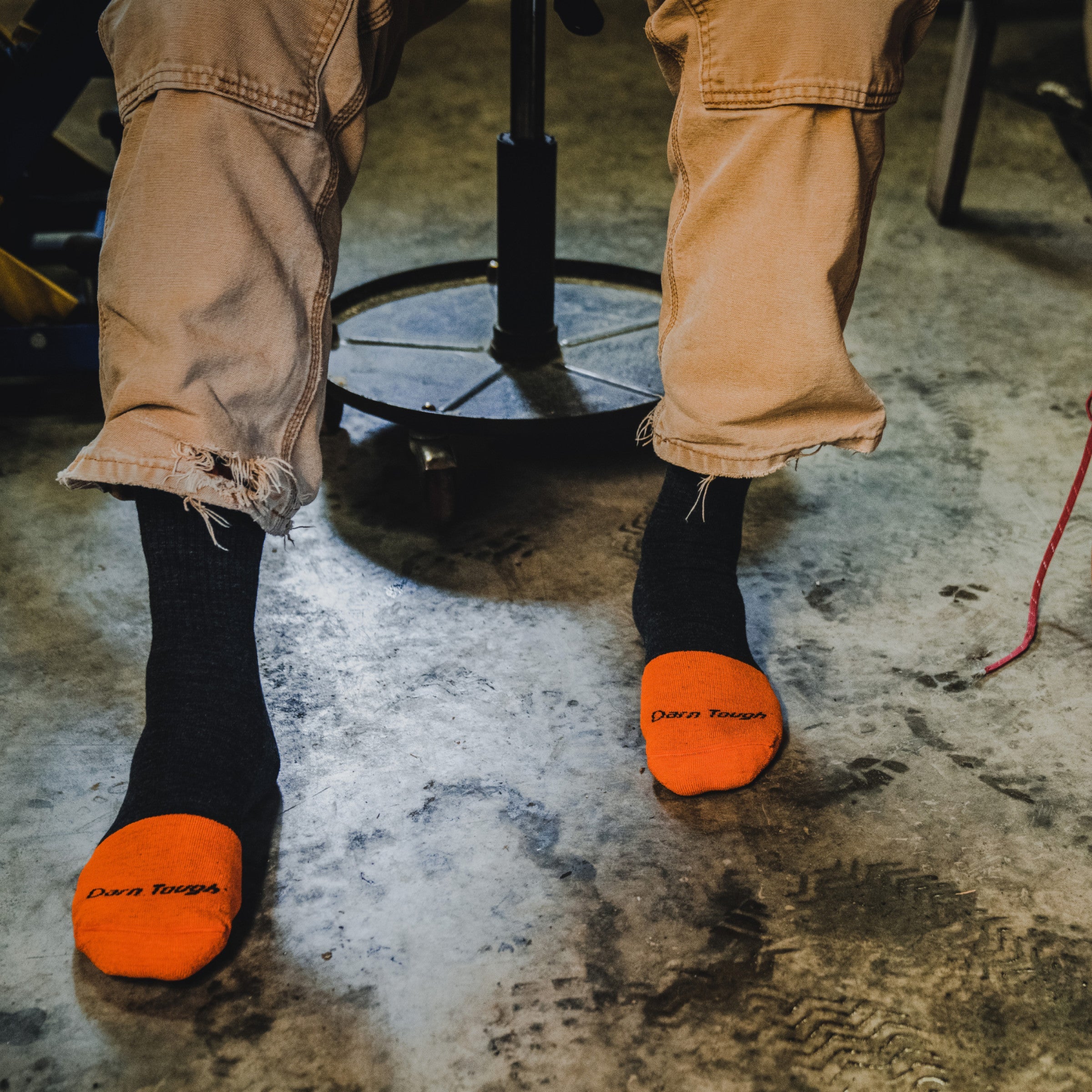 Darn Tough Socks Men's Steely Micro Crew Midweight Work Sock - Image 4