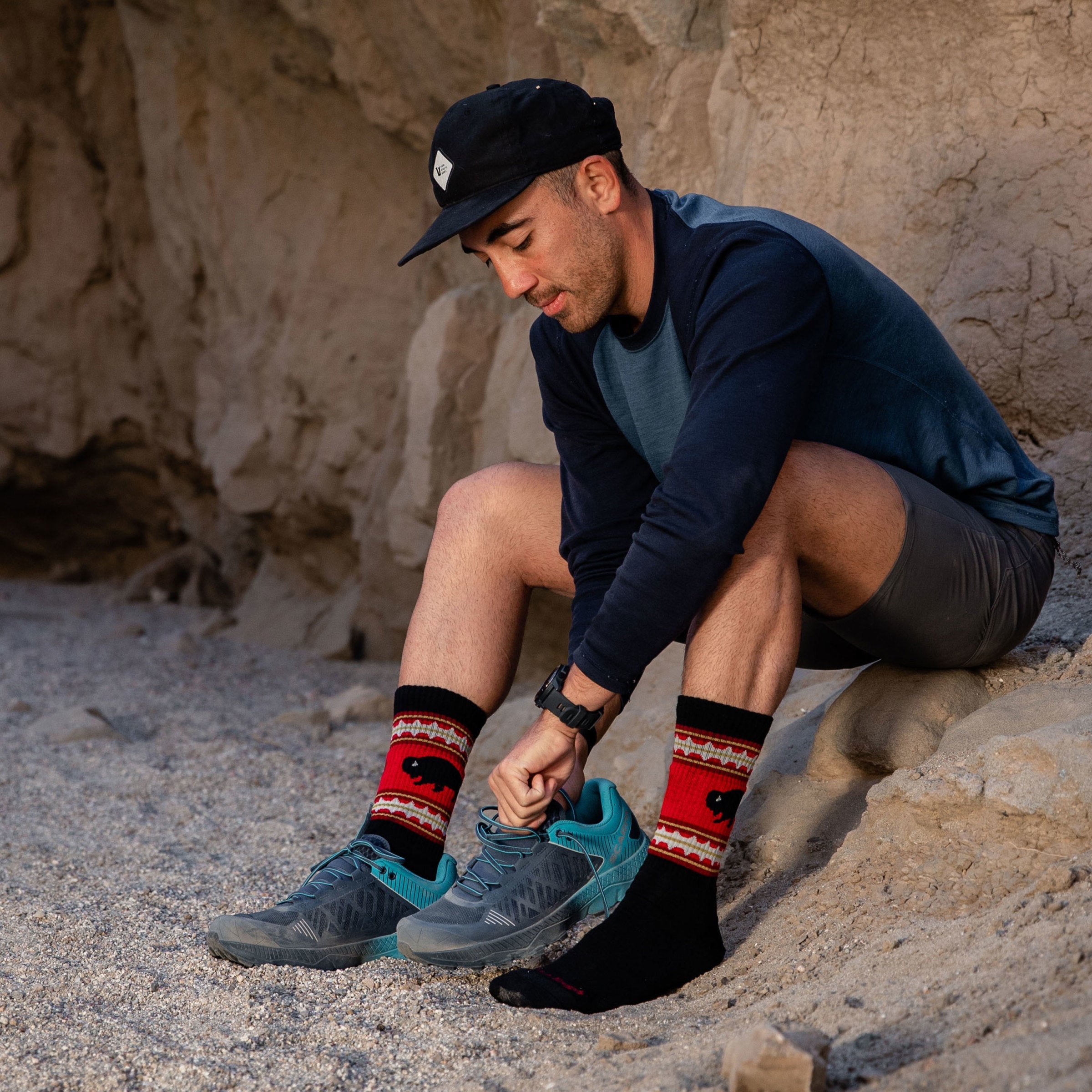 Darn Tough Socks Men's Vangrizzle Boot Midweight Hiking Socks - Image 4