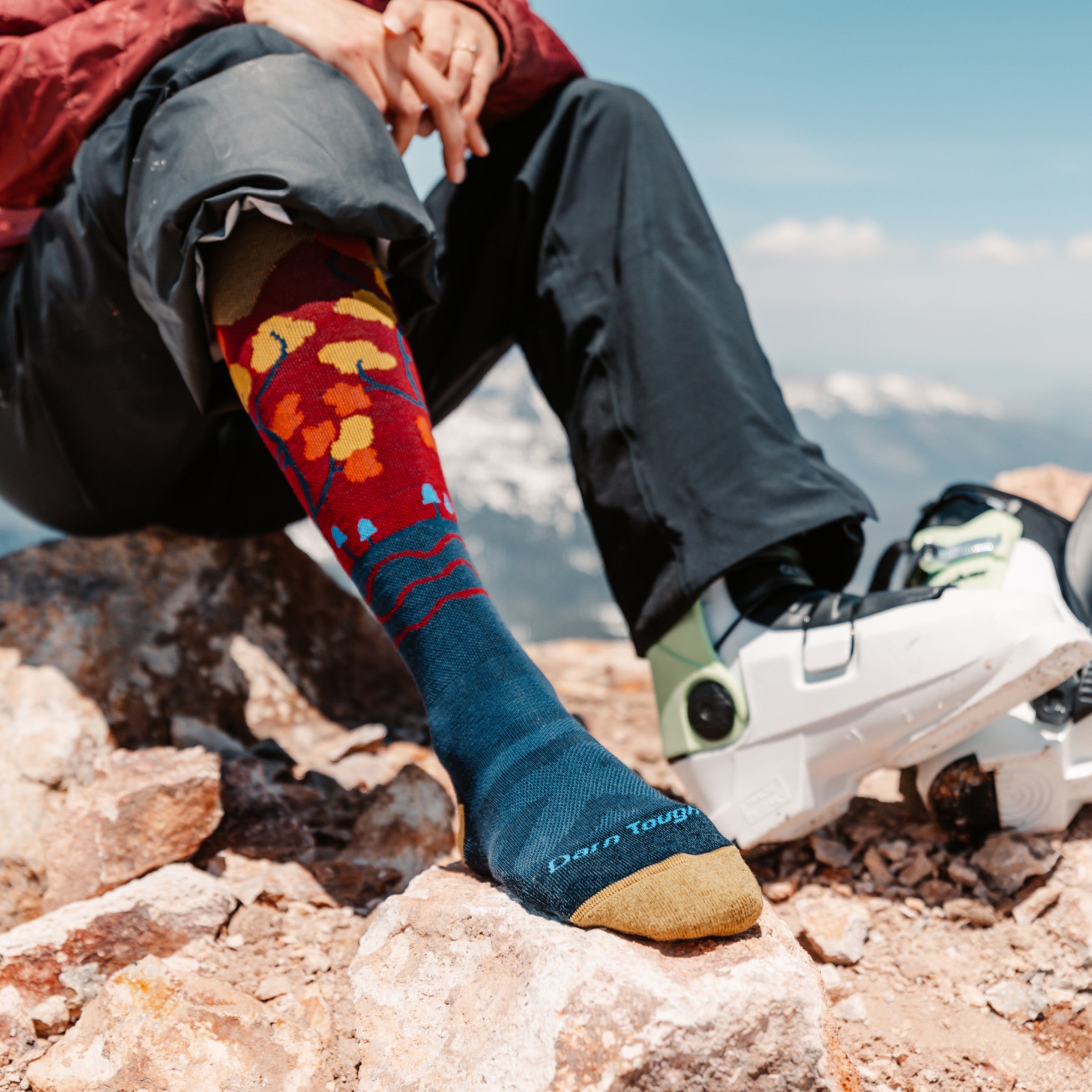 Darn Tough Socks Women's Enchanted Over-the-Calf Midweight Ski & Snowboard Socks - Image 3