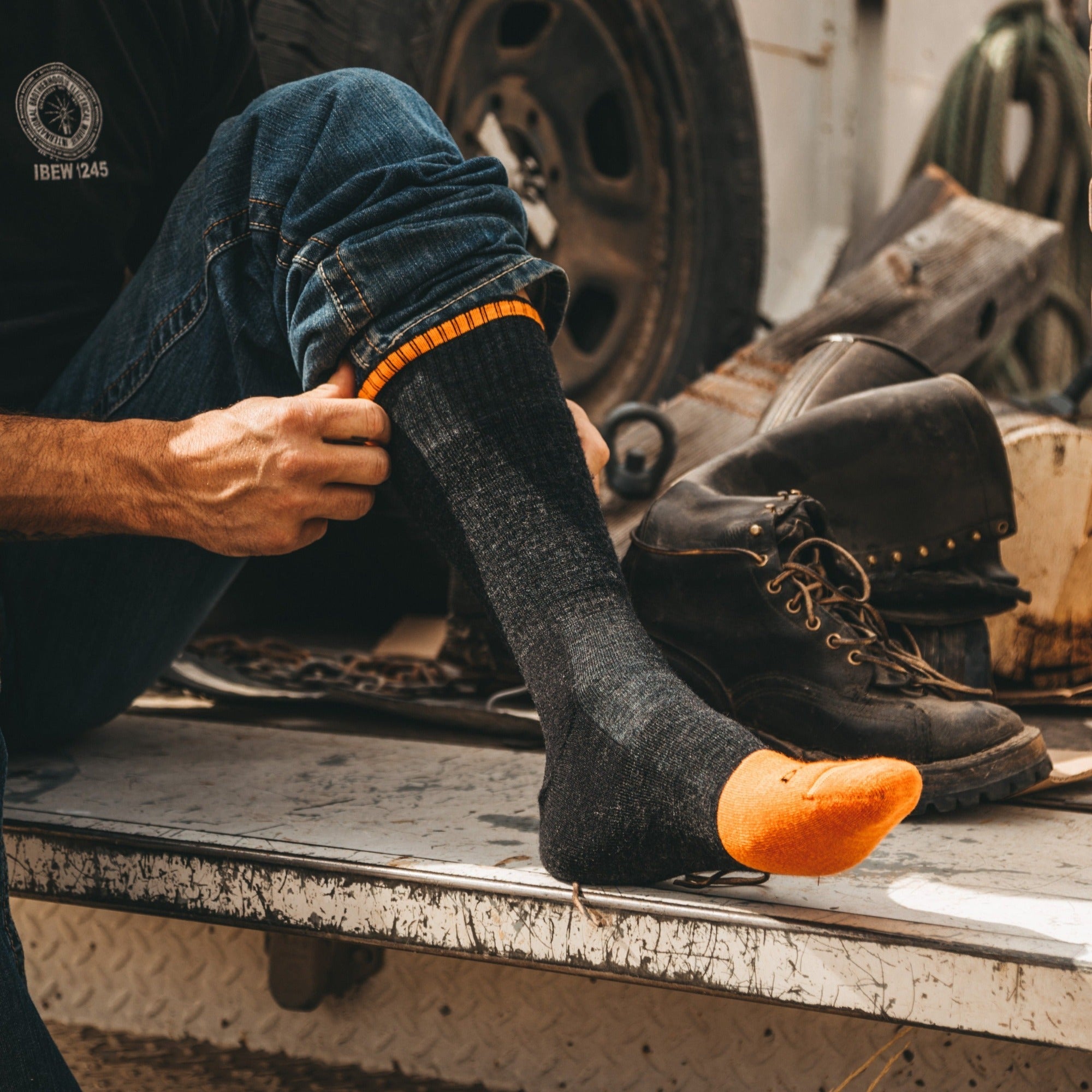 Darn Tough Socks Men's Steely Boot Work Sock 3-Pack - Image 3