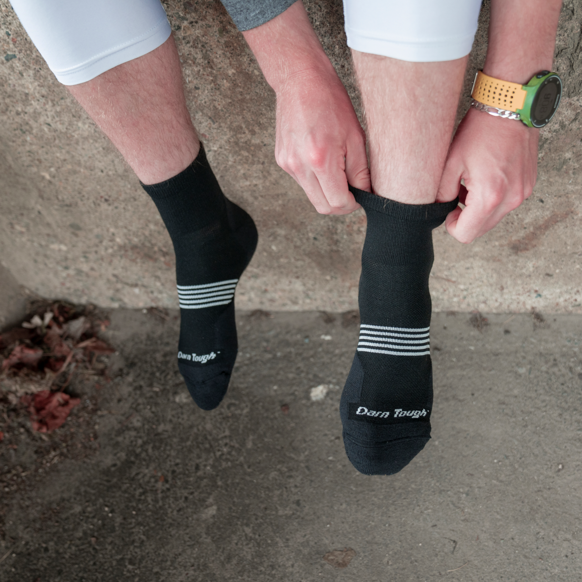 Darn Tough Socks Men's Element Quarter Lightweight Running Socks - Image 3
