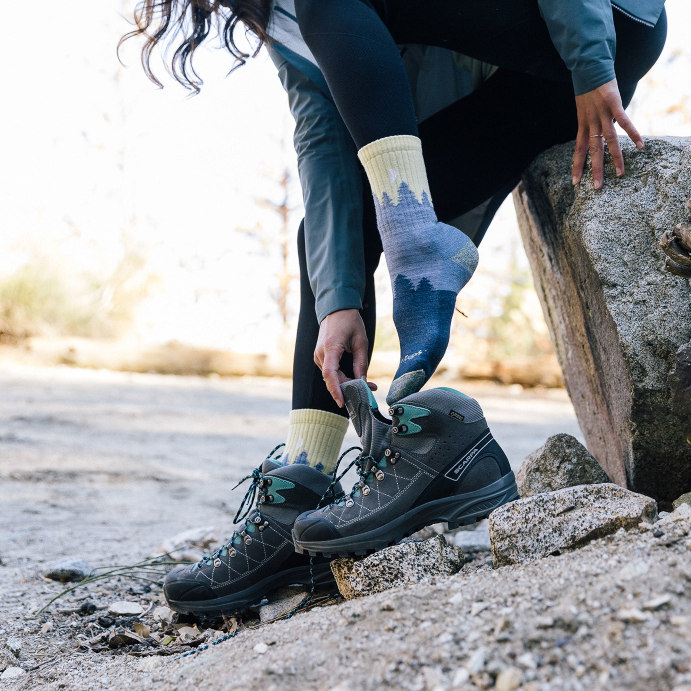 Darn Tough Socks Women's Treeline Micro Crew Midweight Hiking Socks - Image 16